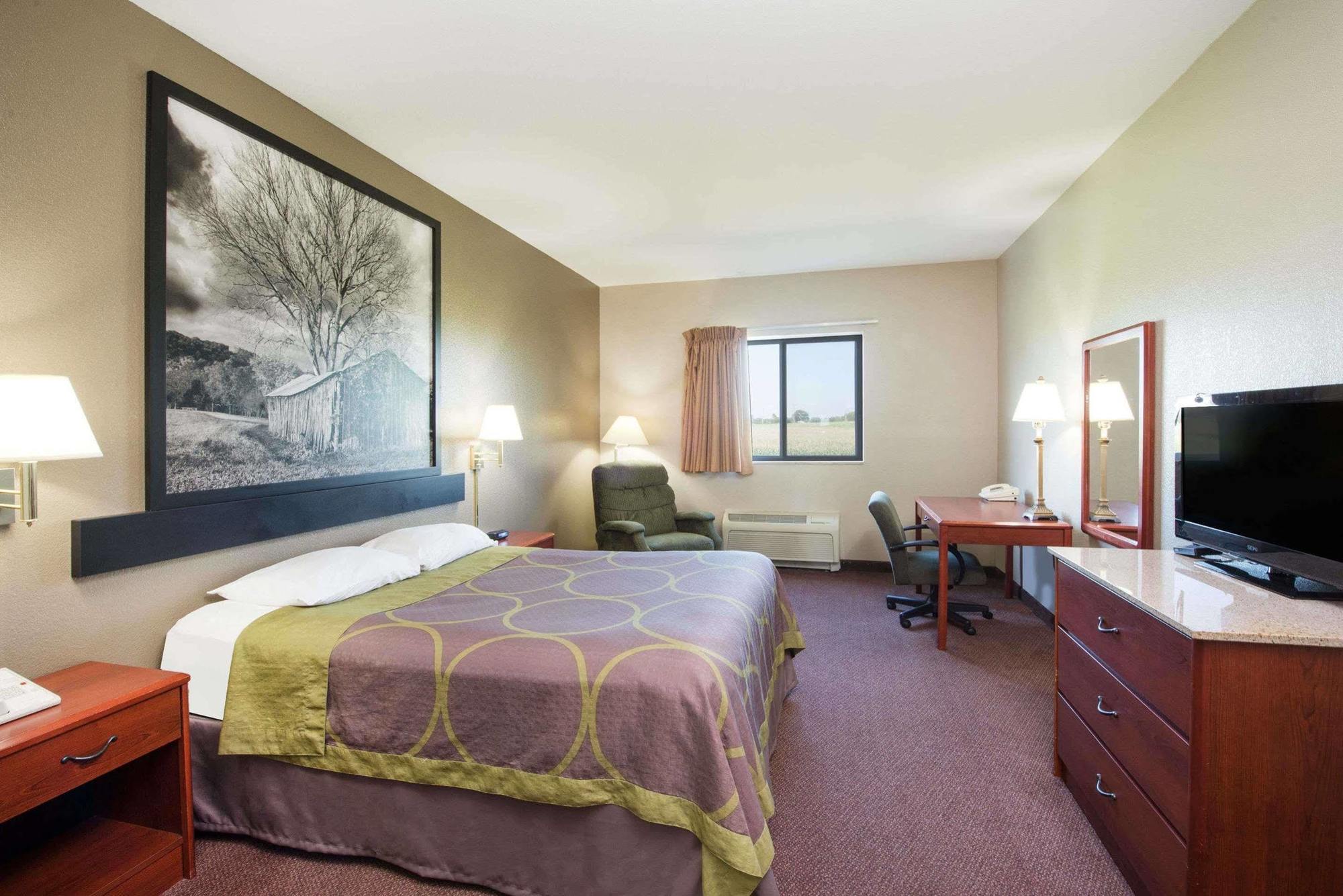 Super 8 By Wyndham Iola Ks Hotel Buitenkant foto